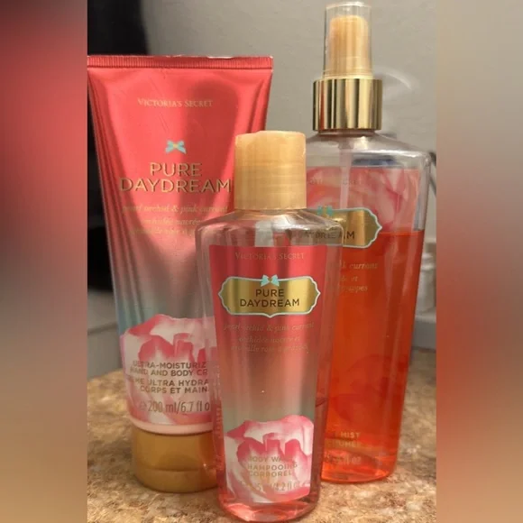 Discontinued Victoria’s Secret Pure Daydream set
